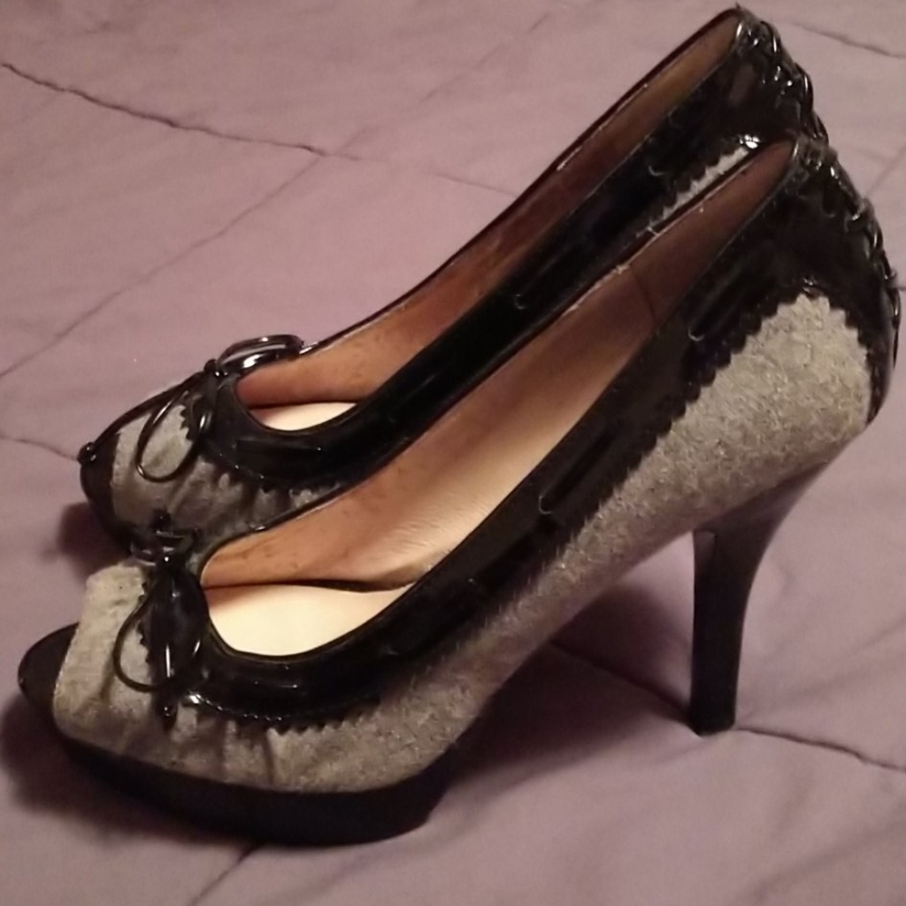 Michael Kors Black Patent & Gray Flannel Pumps
